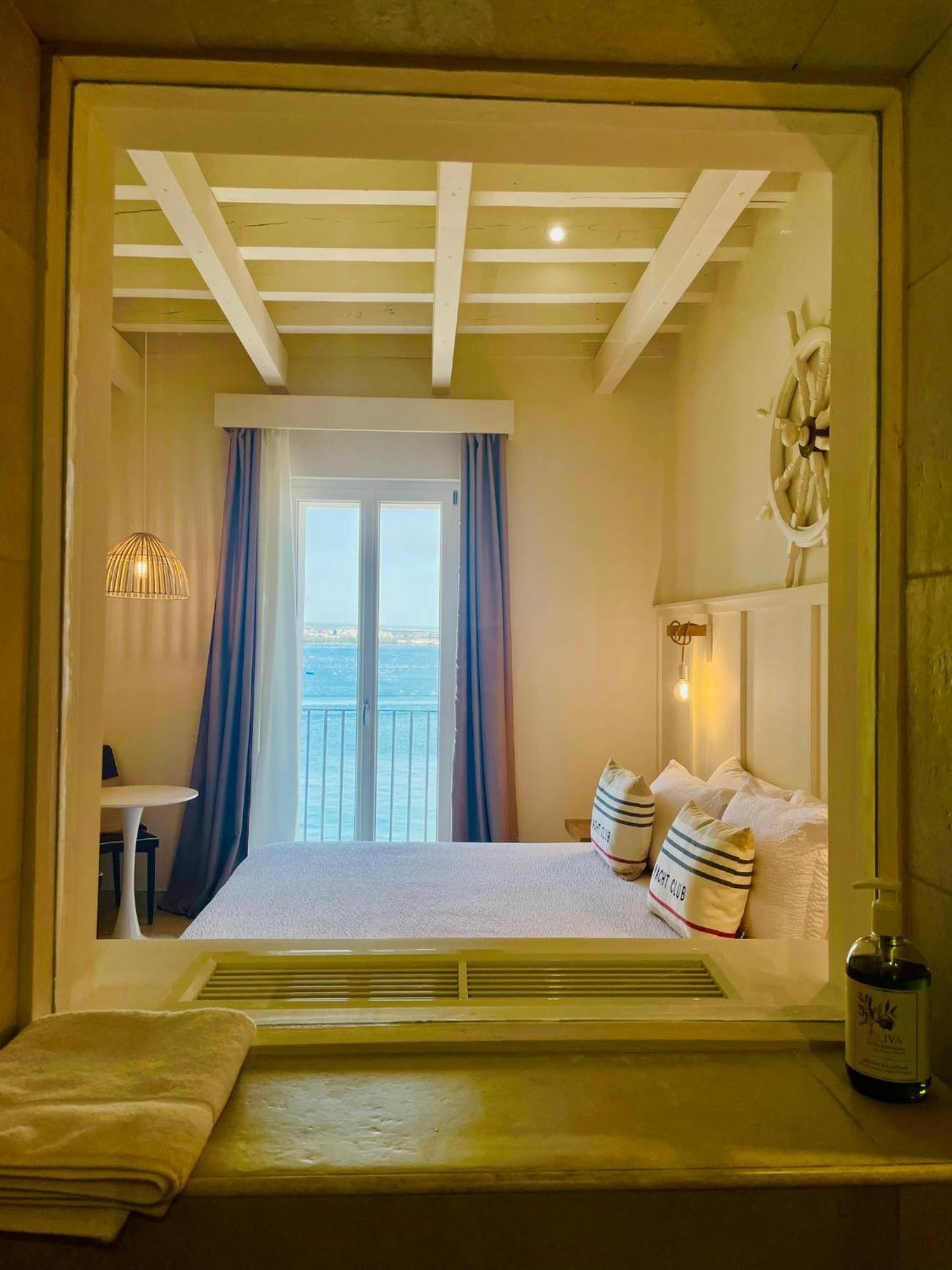 Palazzo Mata Boutique Hotel Taranto Exterior photo